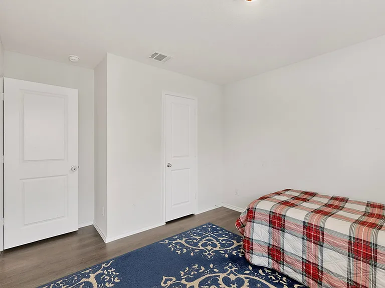 1114 Emerald Gate Dr — Photo 28