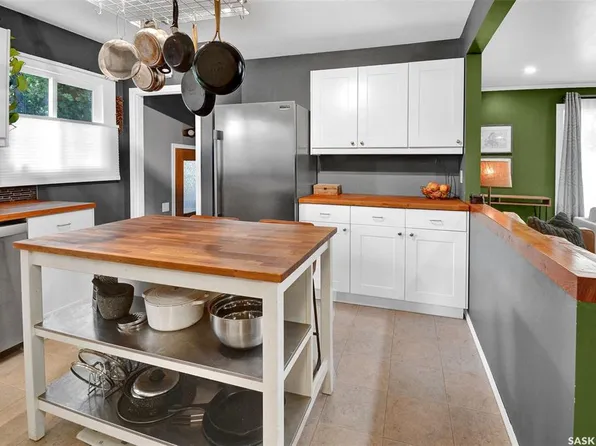 816 4th STREET E, Saskatoon, SK S7H 1K4