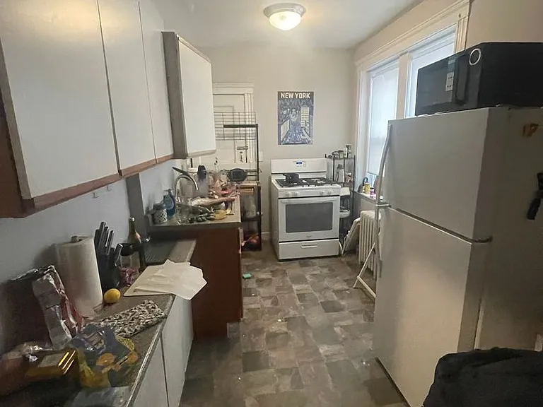 46 Linden St #4 — Photo 2