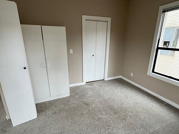 4th image of 715 4th Ave N #22