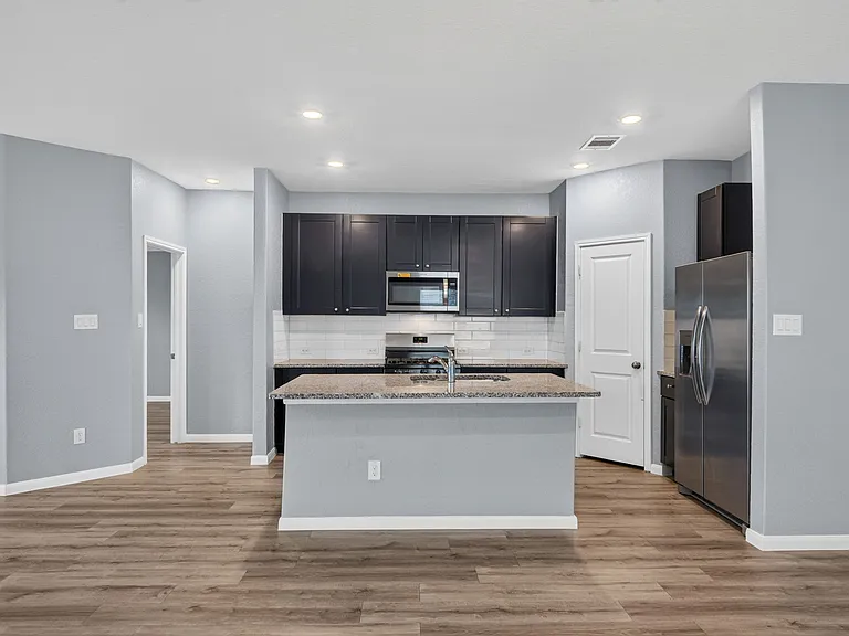 10639 Vinateros Dr — Photo 13
