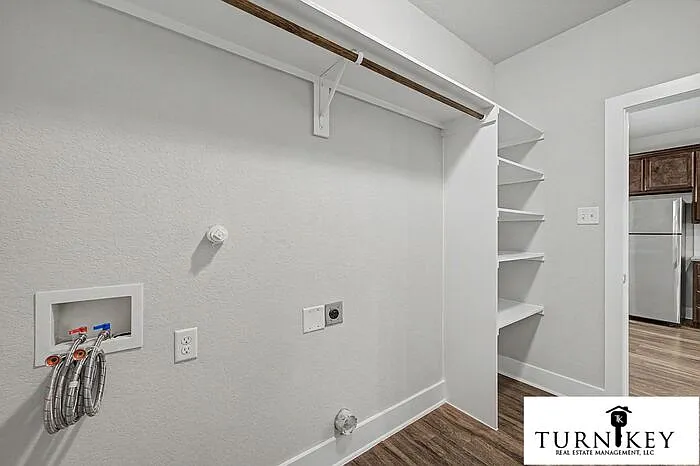 213 S Stewart St #A — Photo 12
