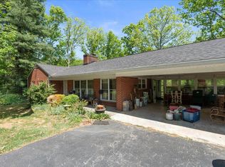 6671 Suncrest Dr, Roanoke, VA 24014