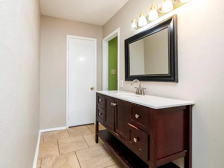 3207 Forest Creek Dr — Photo 5