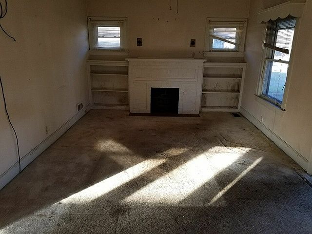 2nd image of 108 N Victory St