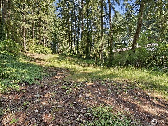 3rd image of 1905 194th Avenue SW