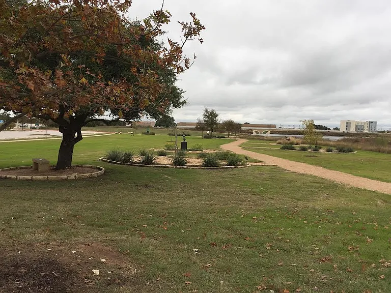 Scenic Jogging Trails in Neighborhood