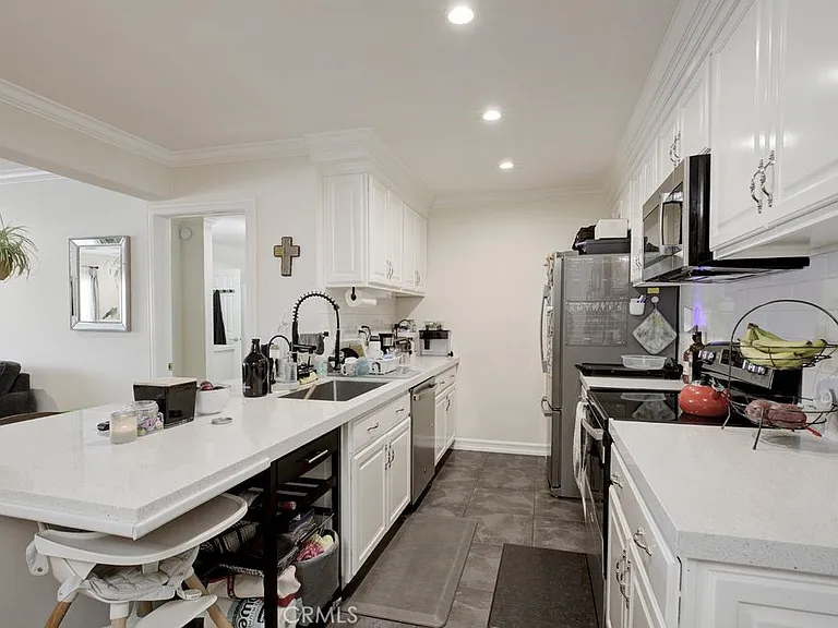 5334 Lindley Ave — Photo 11