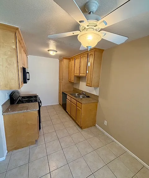 1009 Seabreeze Dr — Photo 7
