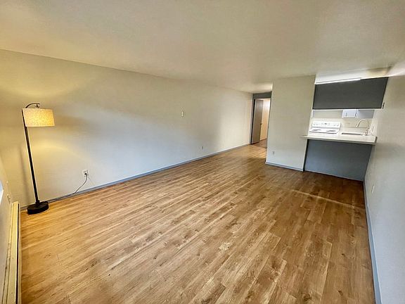 4th image of 5502 15th Ave NE APT 2