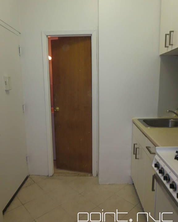 1st image of 526 E 11th St APT 06