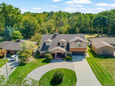 5984 Campus Dr, Dearborn Heights, MI, 48127