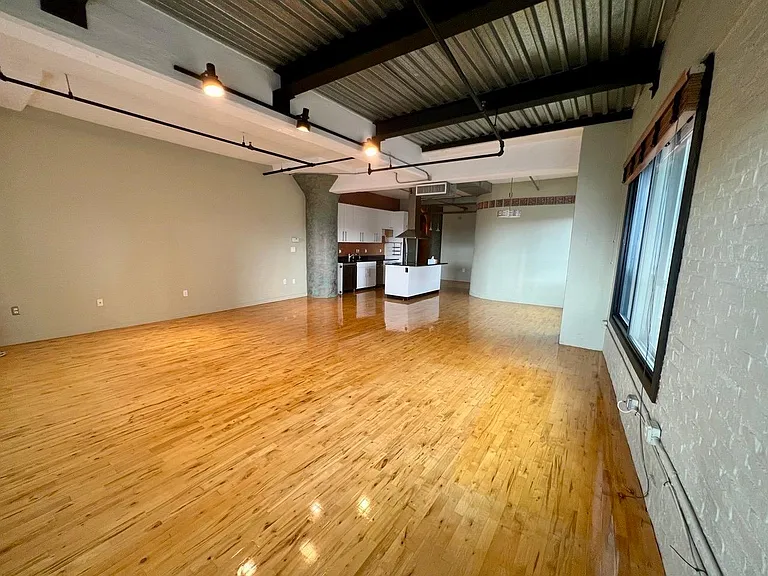 210 Lincoln St #304 — Photo 4