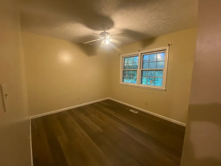 733 Goodyear Dr — Photo 8