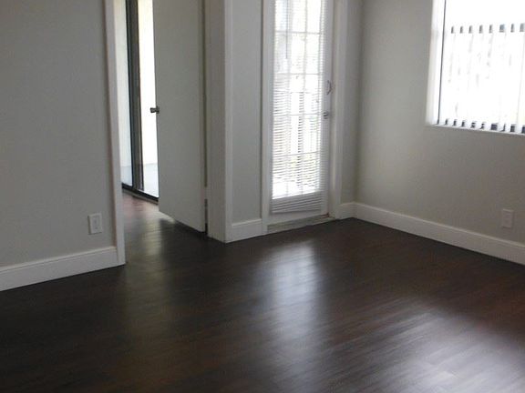 4th image of 708 Executive Center Dr APT 22