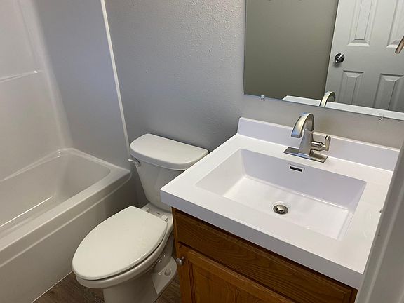 5th image of 2517 W Wardcliffe Dr #D