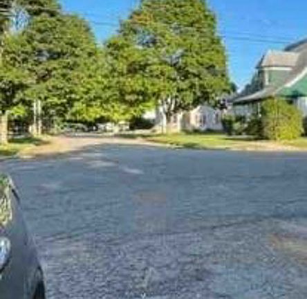 Exterior Neighborhood (street photo)