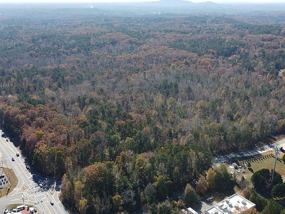 2nd image of 670 Mountain Rd