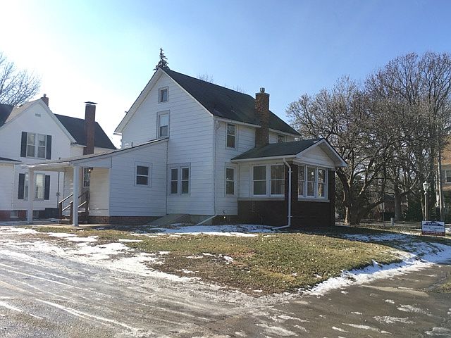 1st image of 1193 N Prairie St