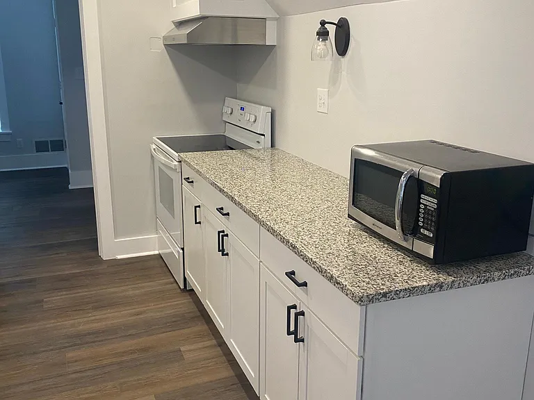 806 Jones St #2 — Photo 14