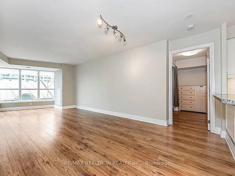 2111 Lake Shore Blvd W #505 — Photo 10
