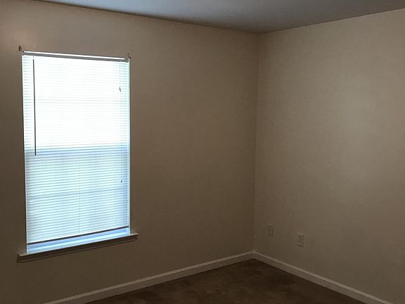 4th image of 1318 Crawford Creek Pl