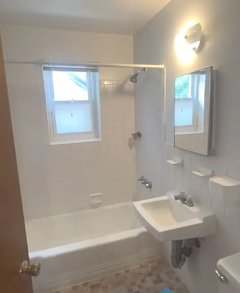18 Vernon St #B5 — Photo 3
