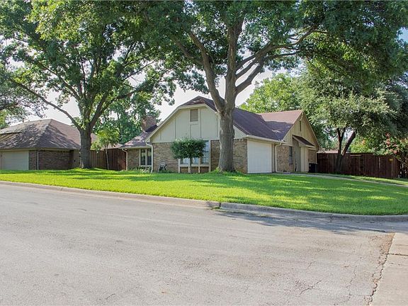 2nd image of 2853 Southridge Dr
