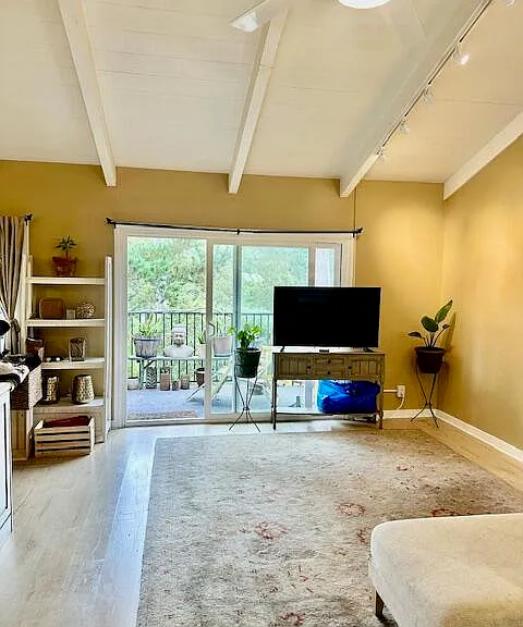1031 Miramonte Dr #6 — Photo 1