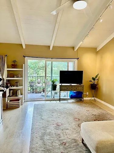 1031 Miramonte Dr #6 Photo 1