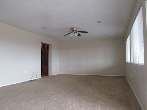 3rd image of 316 Yucca Dr NW