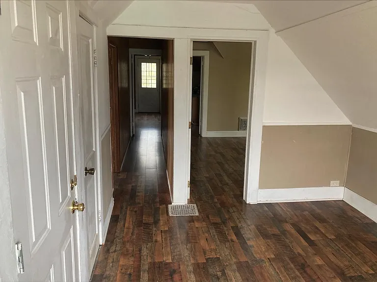 12 Squires St #3 — Photo 1