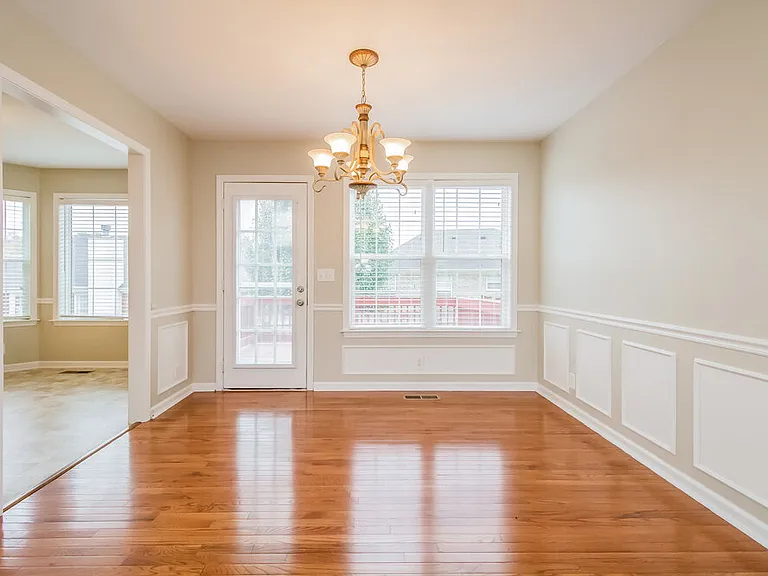2910 Iona Dr — Photo 5