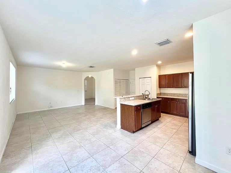 15153 SW 117th Ter — Photo 2