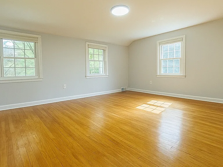 Twin Oaks Dr — Photo 11
