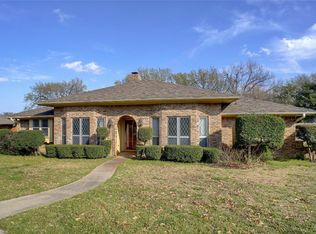 424 Blue Jay Ct, Bedford, TX 76021