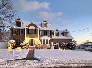 91 Wedgewood Dr, Norwood, MA 02062