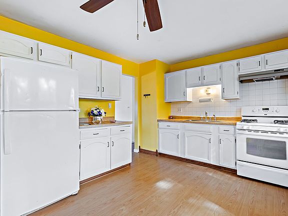 5th image of 17781 Winston Dr