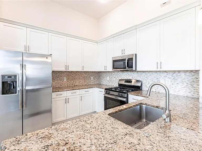 13730 Willow Haven Ct — Photo 16