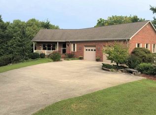 9568 S Leota Ln, Petersburg, IN 47542