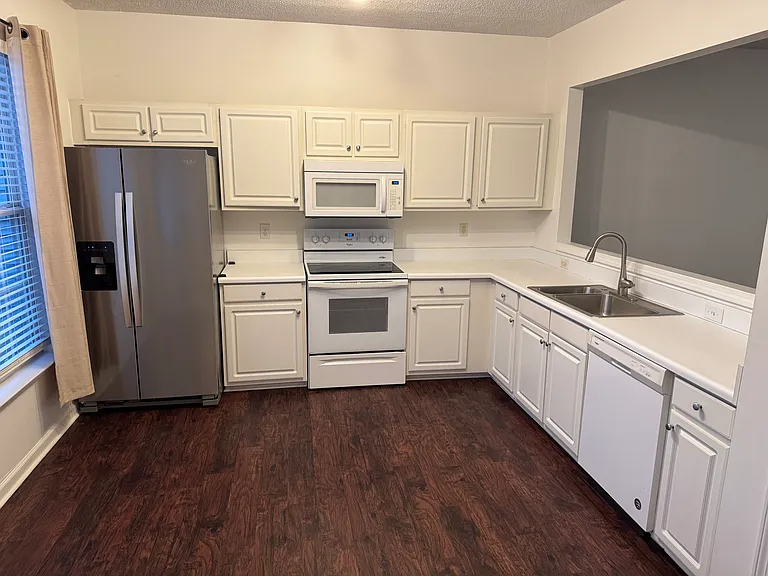 228 Braelock Dr — Photo 3
