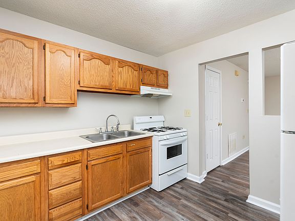5th image of 116 Carman Ave APT 5A
