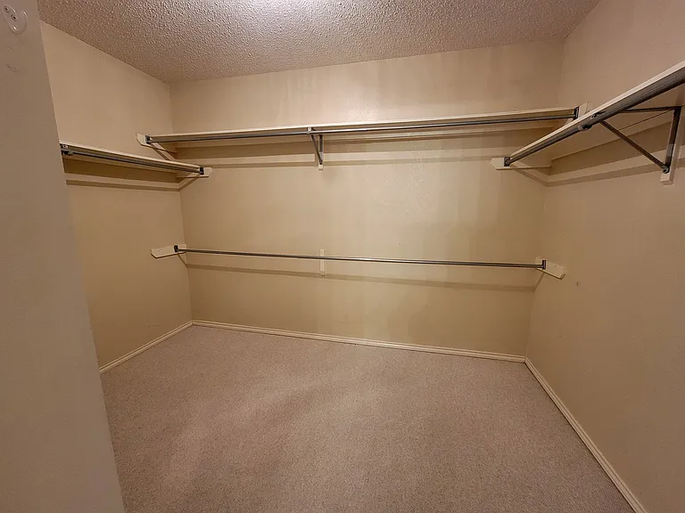 2704 Amherst Ave — Photo 37