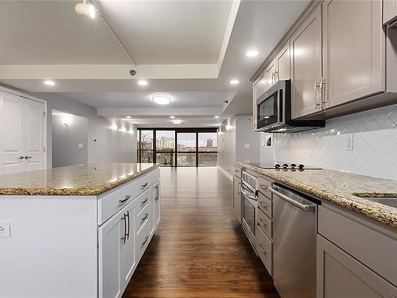 2nd image of 600 E Admiral Blvd #601