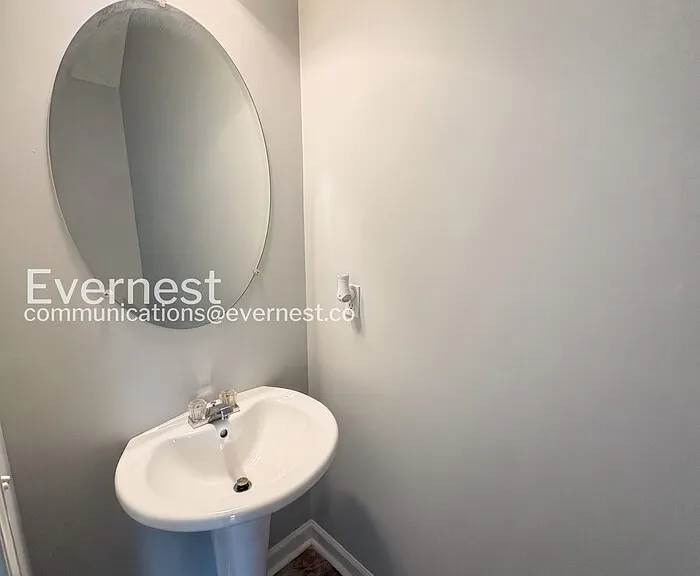 8643 Thomas Ln — Photo 17