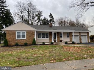 595 Edinburg Rd, Hamilton, NJ 08619