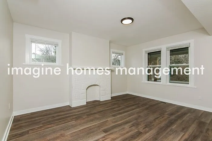 4 bed, 1.5 bath, 1589 sqft, $1,945 — Photo 2