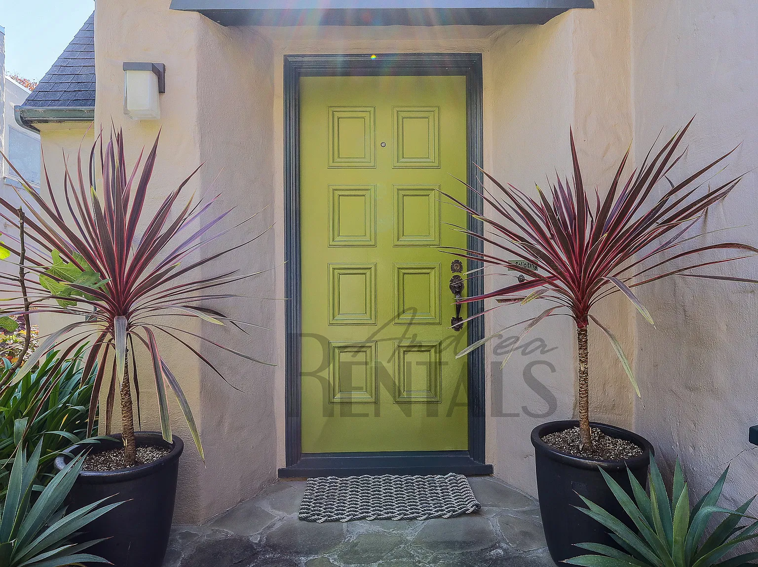 4 bed, 1900 sqft, $6,800 — Photo 3