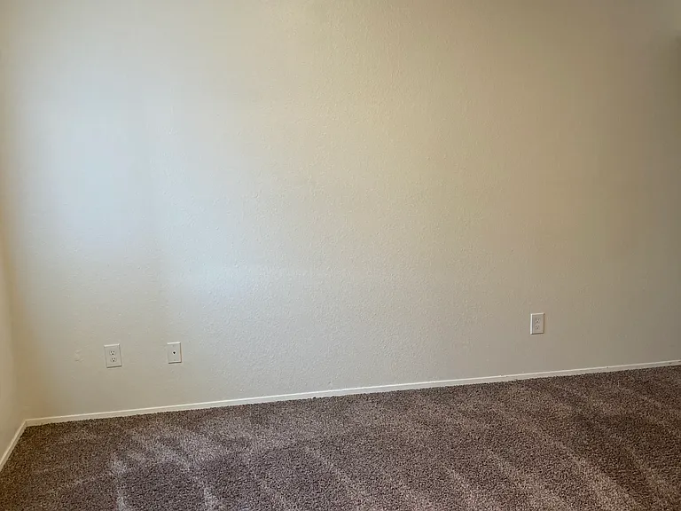 Waverly Apartments — Photo 11