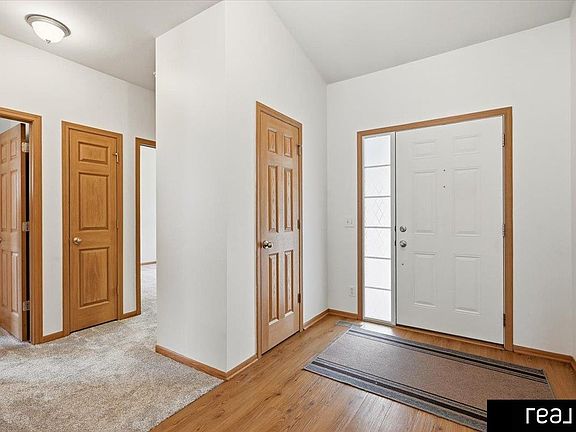 4th image of 7440 N 87th St